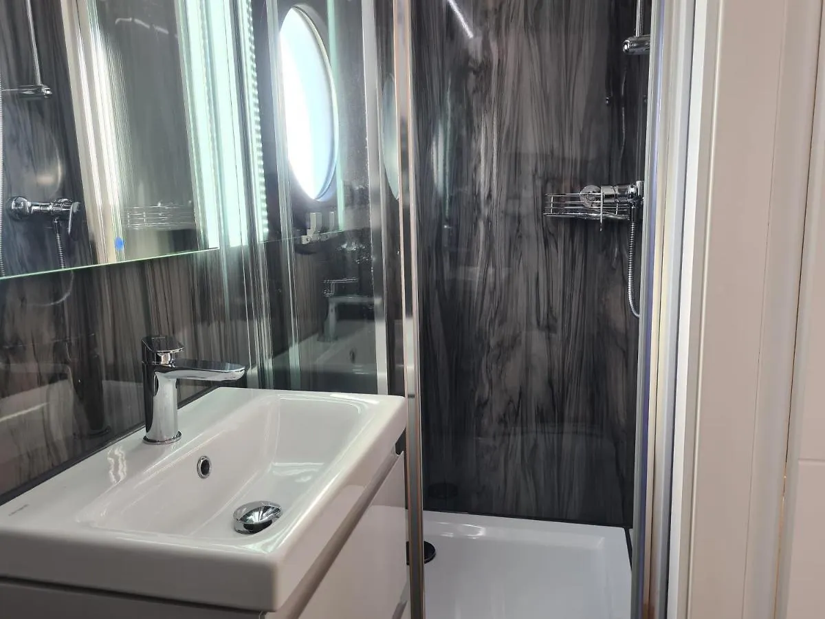 Hausboot La Mare Emma Apartment Weyhe