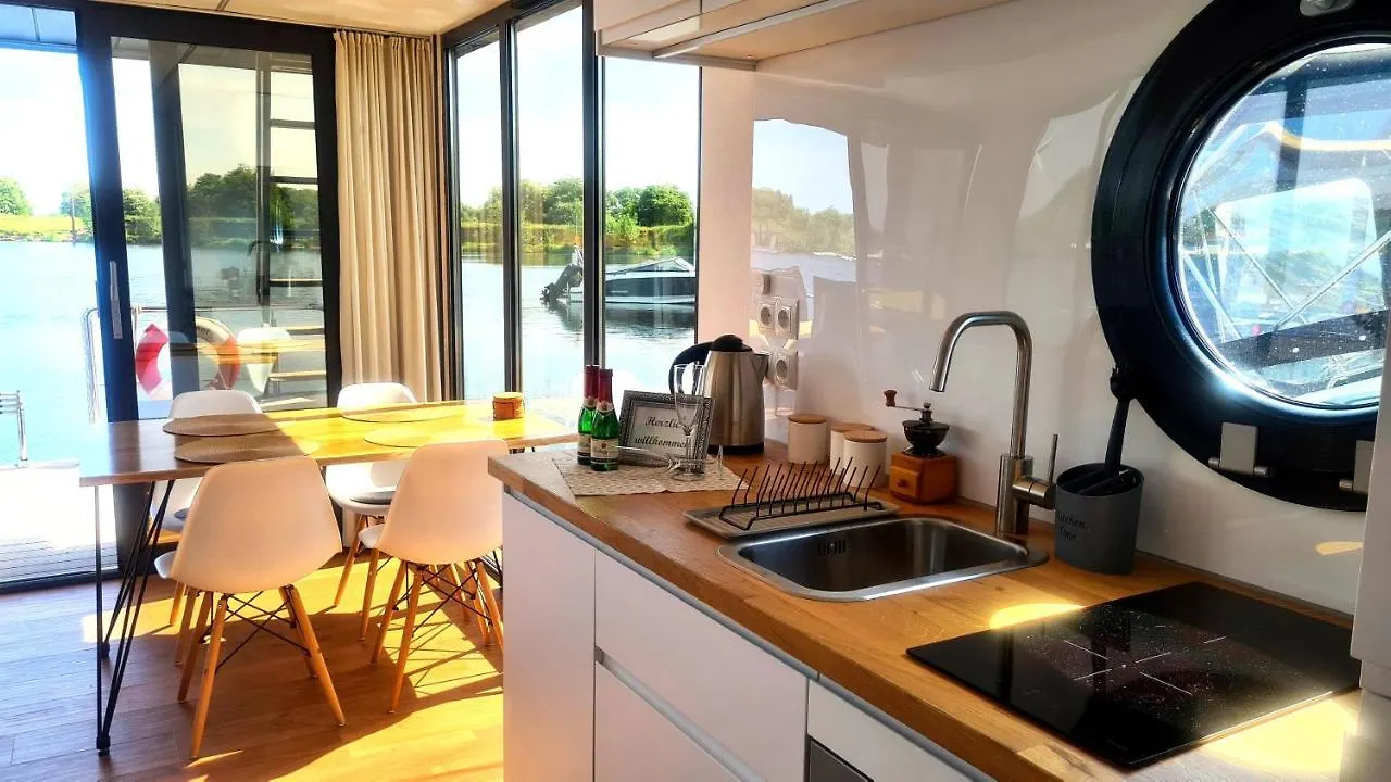 Hausboot La Mare Emma Apartment Weyhe